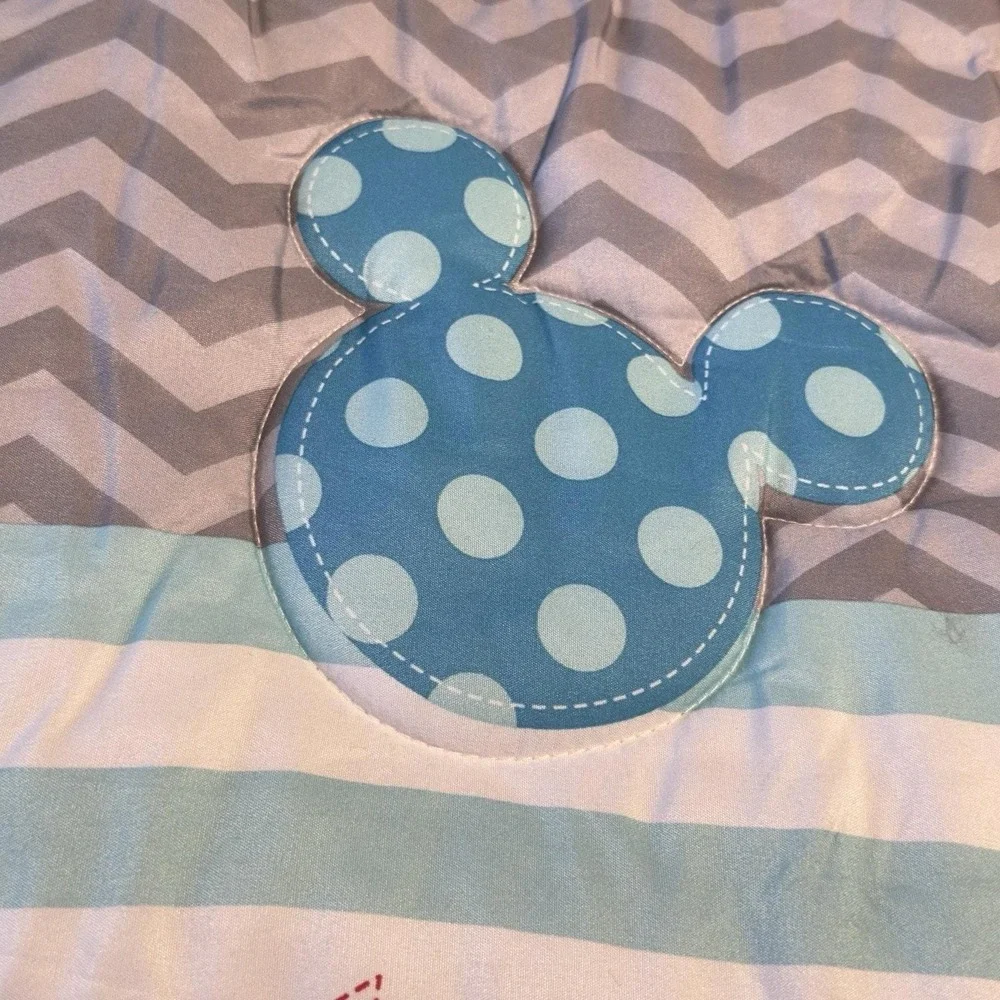 Disney Mickey Mouse and Pluto baby quilted comforter 31.5